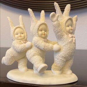 Vintage 1994 Department 56 Snowbunnies “Let’s Do The Bunny Hop” Figurine